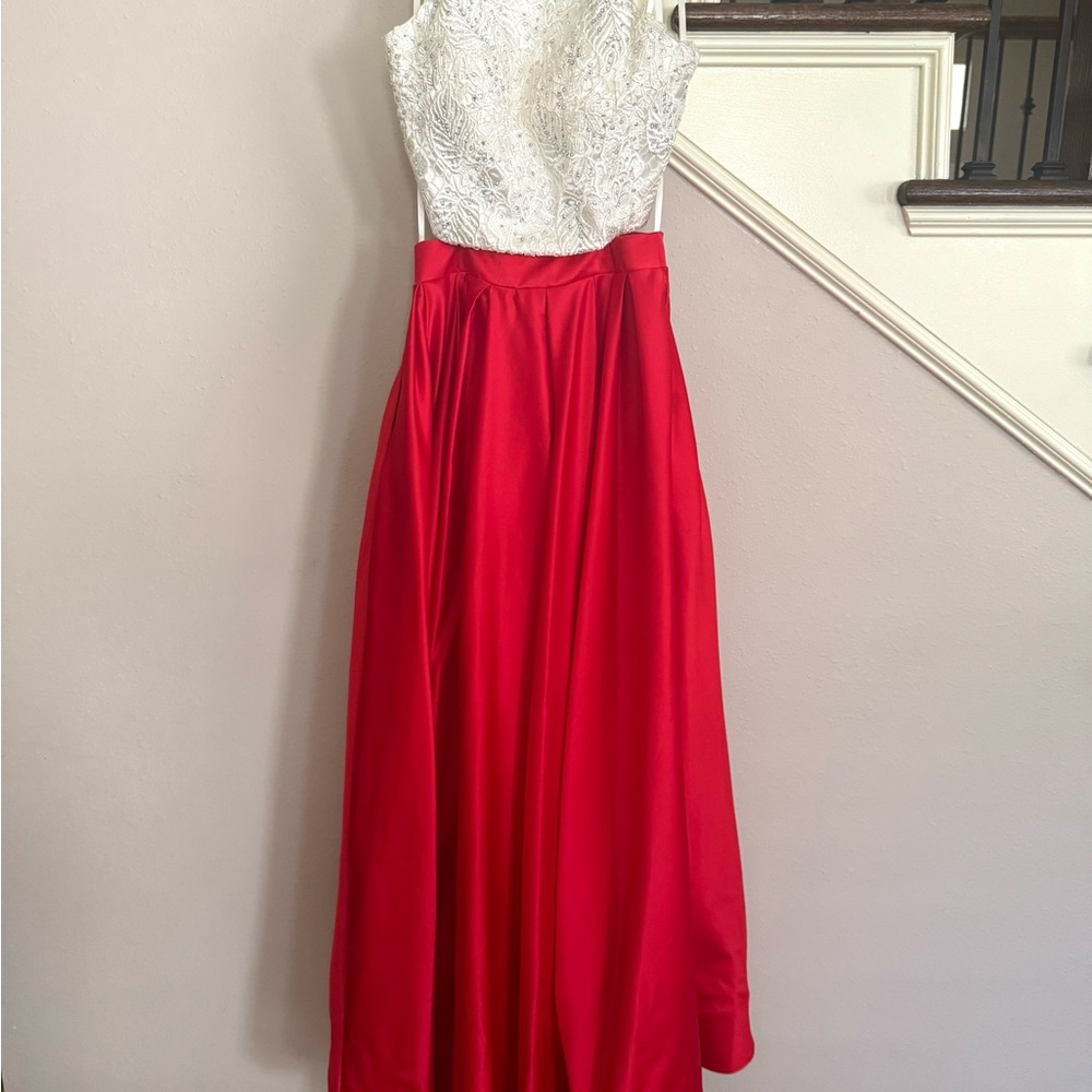 Sleeveless Two Piece Lace Dress